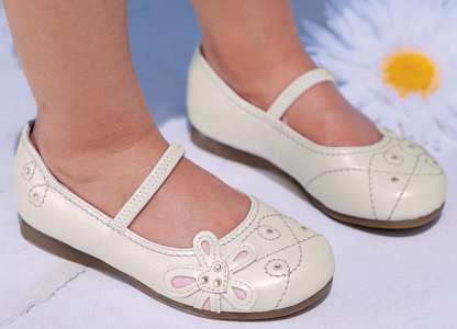White Perlised Bar Shoe